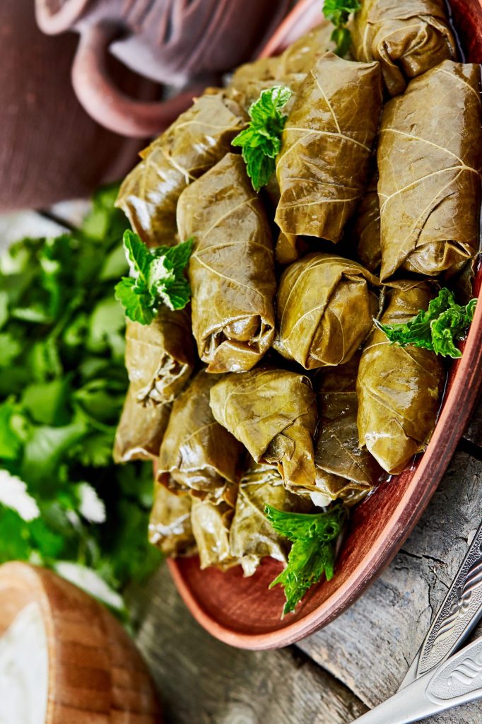Sarma gefüllte Weinblätter mit Reis Catering Partyservice Geburtstag türkische Spezialitäten Dessert Bielefeld Bäckerei - Kopie
